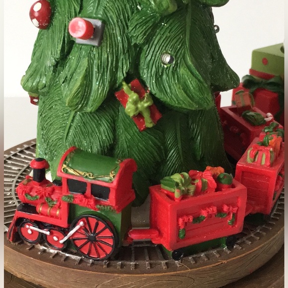 Yankee Candle Co. Music Tree Train Candle Holder. NEW - Picture 8 of 16